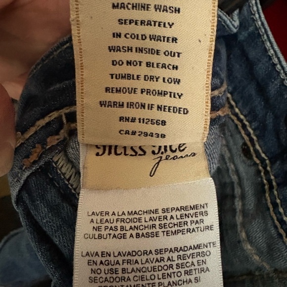 Miss Me Cut-off Jean Shorts - Picture 9 of 9